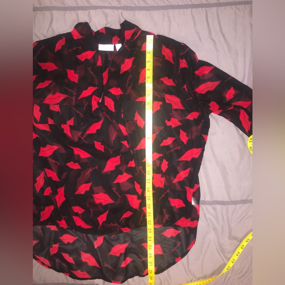 Bisou Bisou Black Red Sheer Lip Print Blouse XL - Picture 9 of 11